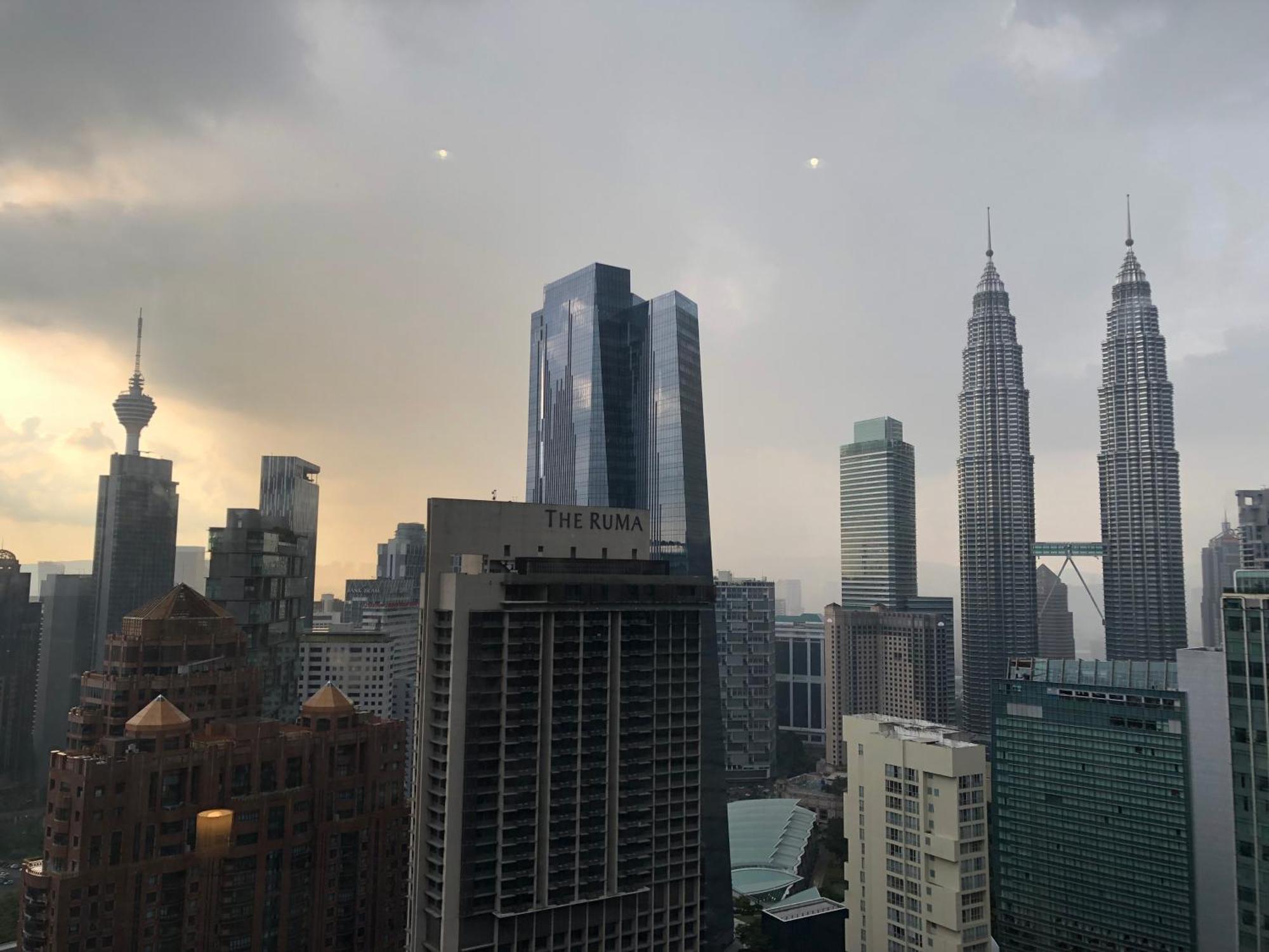 8 Kia Peng Suites Klcc By Luna Kuala Lumpur Eksteriør billede